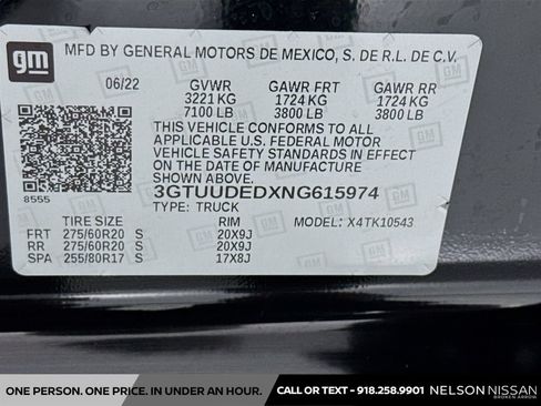 Used 2022 GMC Sierra 1500 SLT AWD/4WD image 32