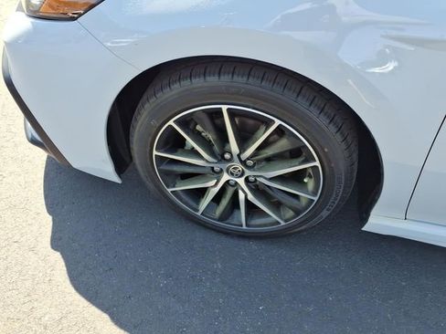 Used 2024 Toyota Camry SE w/ Convenience Package image 4