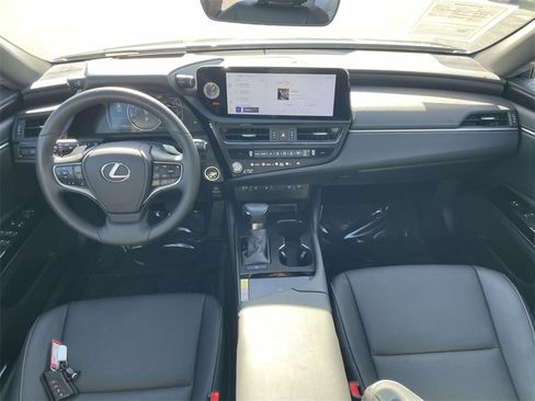 Used 2024 Lexus ES 350 w/ Premium Package image 7
