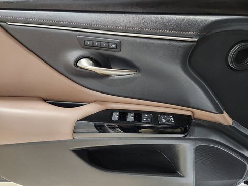 Used 2024 Lexus ES 350 w/ Premium Package image 41