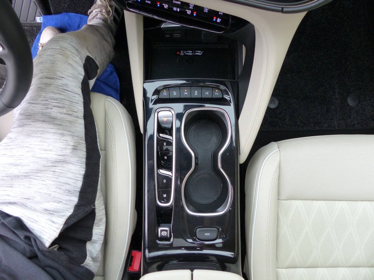 Used 2023 Buick Envision Avenir AWD/4WD image 40