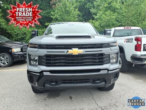 Used 2025 Chevrolet Silverado 2500 Custom w/ Custom Value Package AWD/4WD image 3