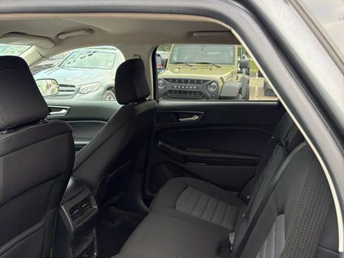Used 2023 Ford Edge SE AWD/4WD image 10