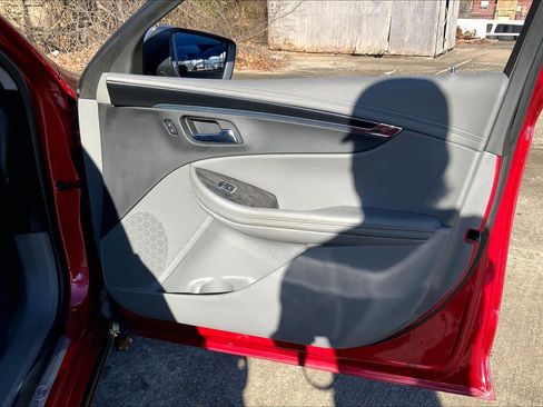 Used 2015 Chevrolet Impala LTZ image 21