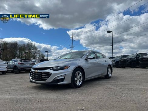 Used 2022 Chevrolet Malibu LT FWD image 2