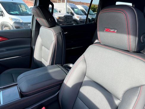 New 2026 Chevrolet Traverse Z71 w/ Enhanced Driving Package image 17