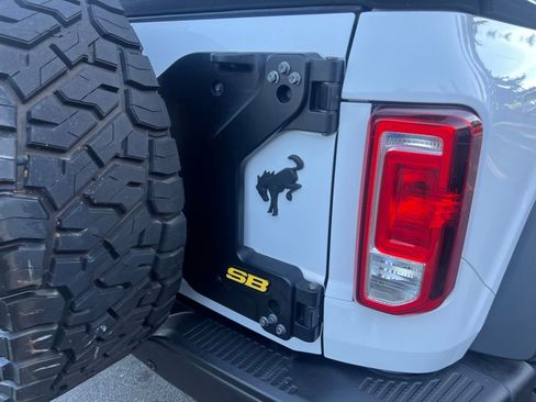Used 2023 Ford Bronco Black Diamond AWD/4WD image 5