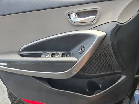 Used 2018 Hyundai Santa Fe SE AWD/4WD image 29