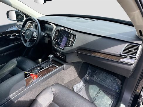 Used 2018 Volvo XC90 T6 Momentum w/ Momentum Plus Package image 31
