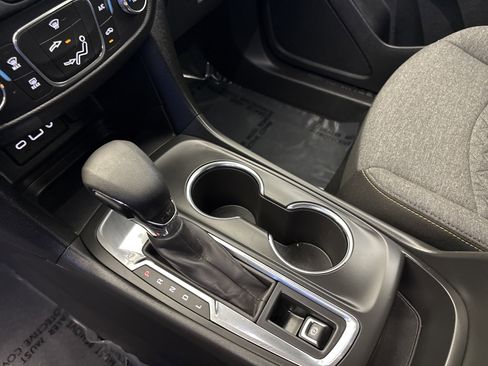 Used 2022 Chevrolet Equinox LT FWD image 21