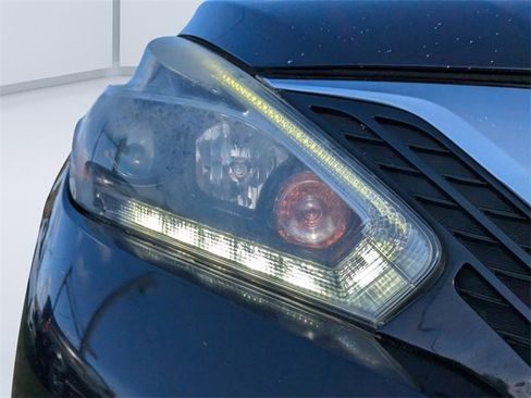 Used 2018 Nissan Murano SL w/ Moonroof Package image 9