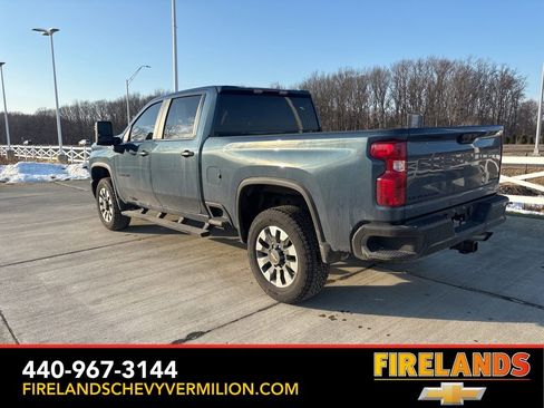 Used 2024 Chevrolet Silverado 2500 Custom w/ Custom Value Package image 3