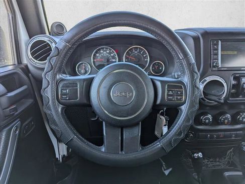 Used 2014 Jeep Wrangler Unlimited Rubicon w/ Max Tow Package image 15