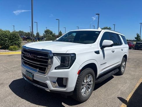 Used 2022 GMC Yukon SLT w/ SLT Premium Package AWD/4WD image 3