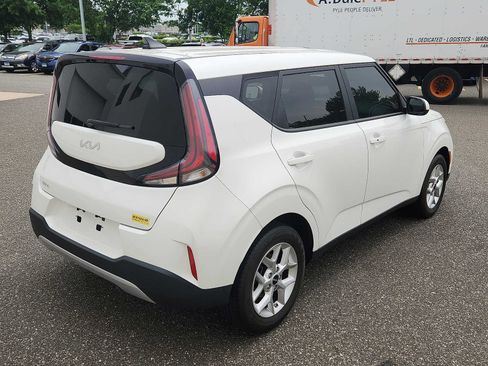 Used 2024 Kia Soul S FWD image 6