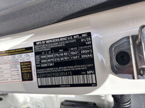 Used 2025 Mercedes-Benz GLS 450 4MATIC image 34