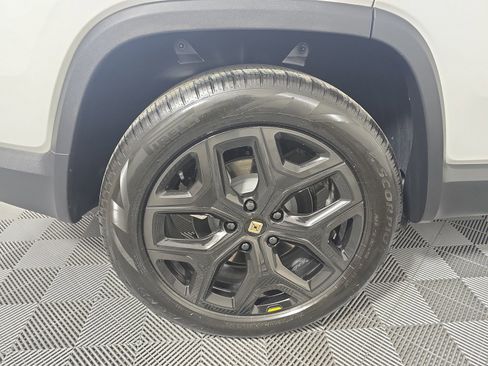 Used 2025 Rivian R1S Adventure AWD/4WD image 12