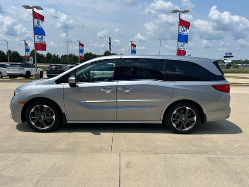 Used 2023 Honda Odyssey Elite image 8