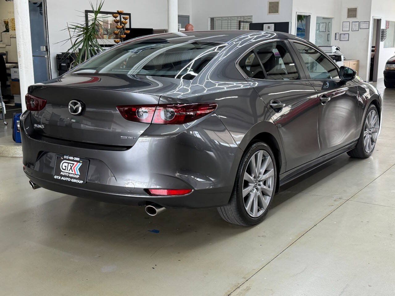 Used 2021 MAZDA MAZDA3 s FWD image 2