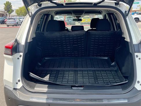 Used 2023 Nissan Rogue SV image 25