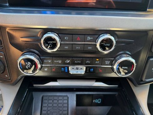 Used 2025 Ford F350 Platinum w/ Platinum Plus Package AWD/4WD image 29