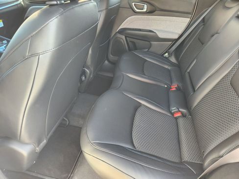 New 2026 Jeep Compass Latitude image 21