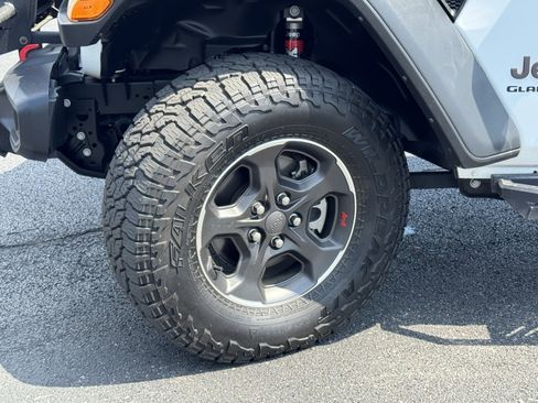 Used 2022 Jeep Gladiator Rubicon w/ Cold Weather Group image 40