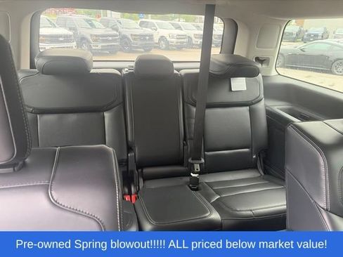 Used 2025 Ford Expedition Platinum AWD/4WD image 13