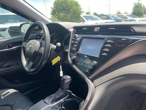 Used 2020 Toyota Camry SE FWD image 28