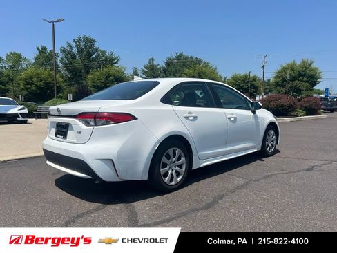 Used 2021 Toyota Corolla LE FWD image 8