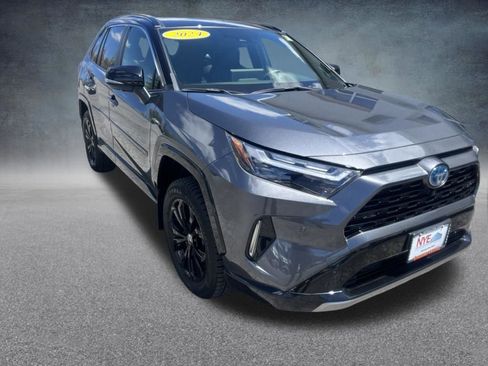 Used 2024 Toyota RAV4 XSE AWD/4WD image 3