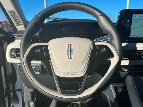Used 2025 Lincoln Aviator AWD w/ Jet Appearance Package image 11