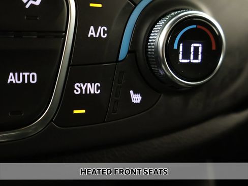 Used 2023 Chevrolet Traverse LT FWD image 7