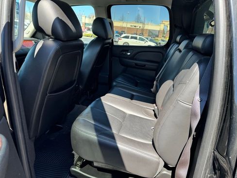 Used 2010 Chevrolet Avalanche LT w/ Luxury Package image 10