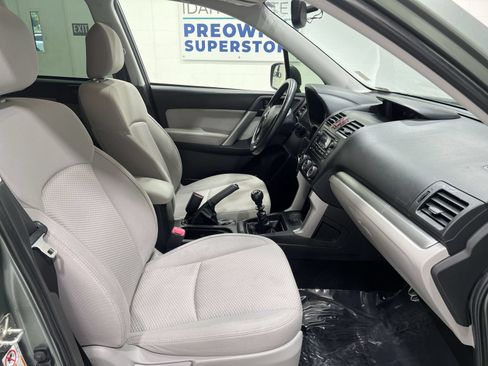 Used 2014 Subaru Forester 2.5i AWD/4WD image 22