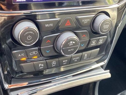 Used 2020 Jeep Grand Cherokee Overland image 25