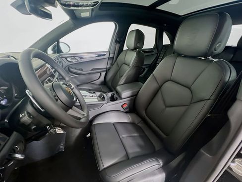 New 2026 Porsche Macan image 5