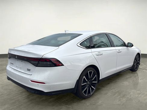 Used 2025 Honda Accord Touring image 5