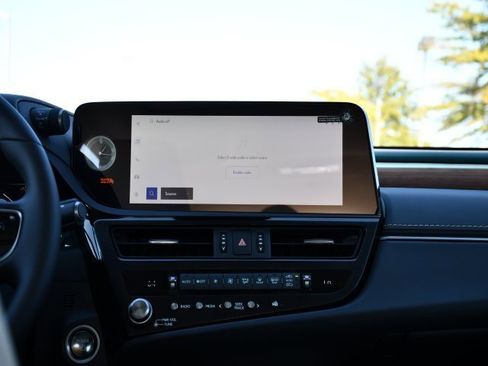 New 2025 Lexus ES 300h w/ Premium Package image 27