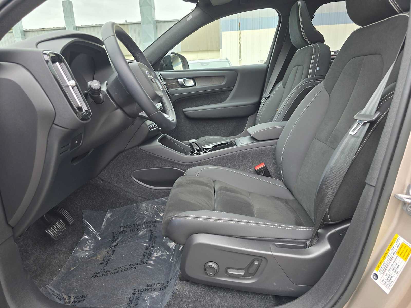 Certified 2023 Volvo XC40 Recharge Ultimate w/ Protection Package Premier AWD/4WD image 20