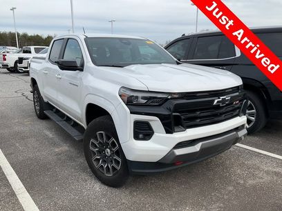 Used 2024 Chevrolet Colorado Z71 w/ Z71 Convenience Package 2