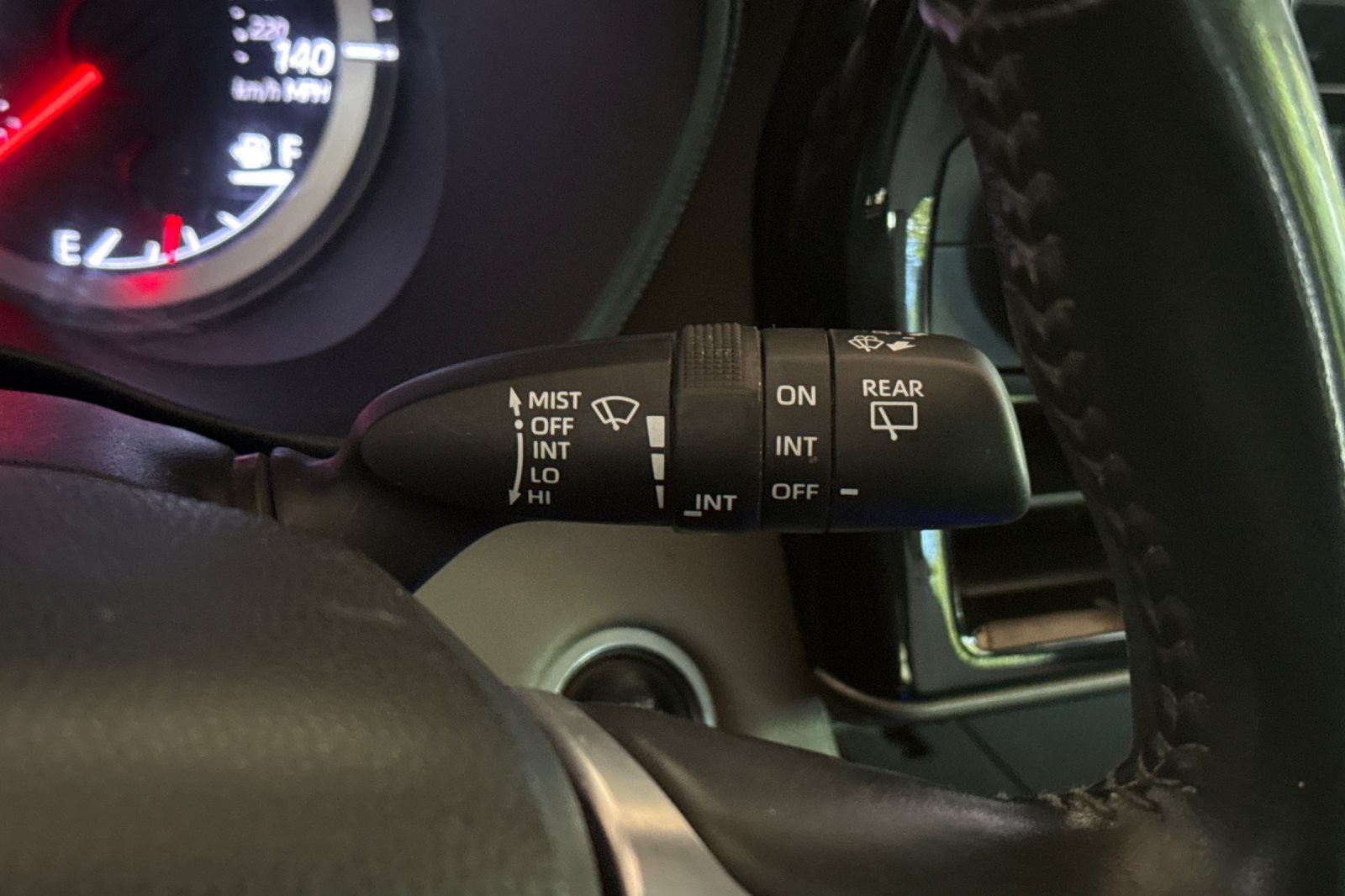 Used 2021 Toyota Highlander LE AWD/4WD image 36