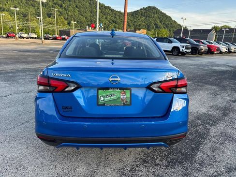 Used 2023 Nissan Versa SV FWD image 4