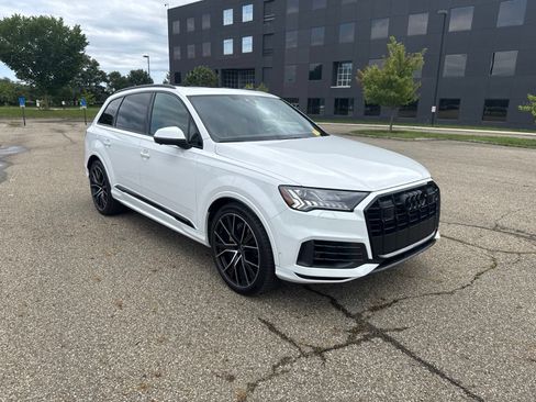 Used 2023 Audi Q7 3.0T Prestige w/ Prestige Package AWD/4WD image 7