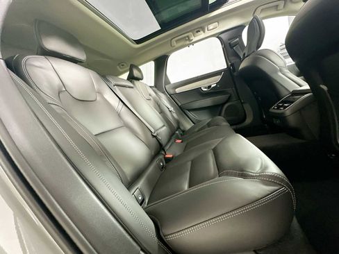 Used 2025 Volvo V90 B6 Cross Country Ultra w/ Climate Package image 25