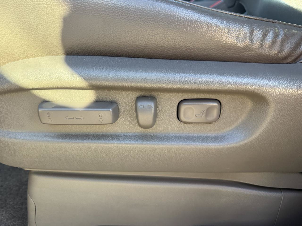 Used 2012 Honda Odyssey EX-L image 18