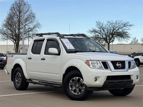 Used 2020 Nissan Frontier PRO-4X w/ Pro-4x Utility Package image 3