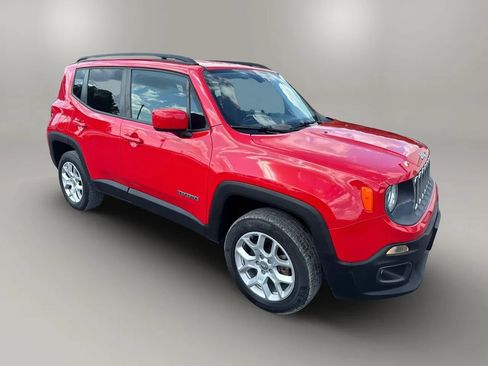 Used 2017 Jeep Renegade Latitude AWD/4WD image 4