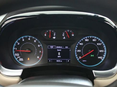 Used 2023 Chevrolet Traverse LS FWD image 17
