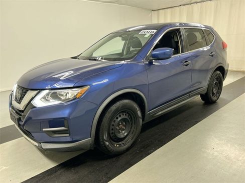 Used 2018 Nissan Rogue S image 5